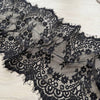 Pizzo Chantilly Nero con Frange