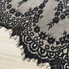 Pizzo Chantilly Nero con Frange