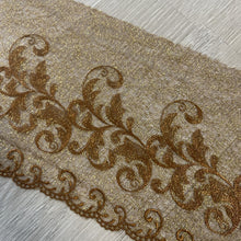  Pizzo floreale con un lato smerlato ricamato oro