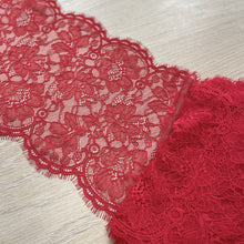  Pizzo floreale rosso con frange