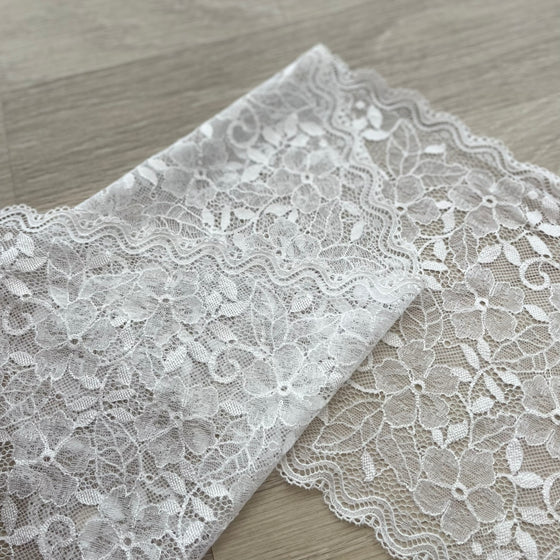 pizzo bianco, pizzo ricamato, pizzo smerlato, pizzo floreale, pizzo per intimo, sartoria, handmade, su misura, tessuti