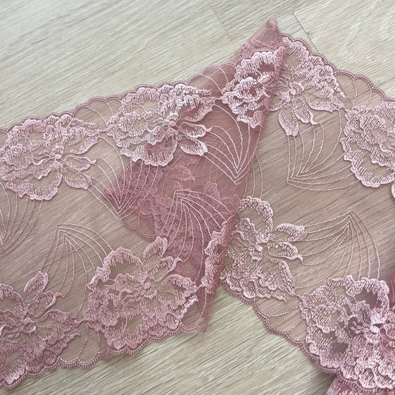 pizzo smerlato, pizzo rosa, pizzo metallizzato, pizzo floreale, pizzo per sartoria, merceria, handmade, tessuti