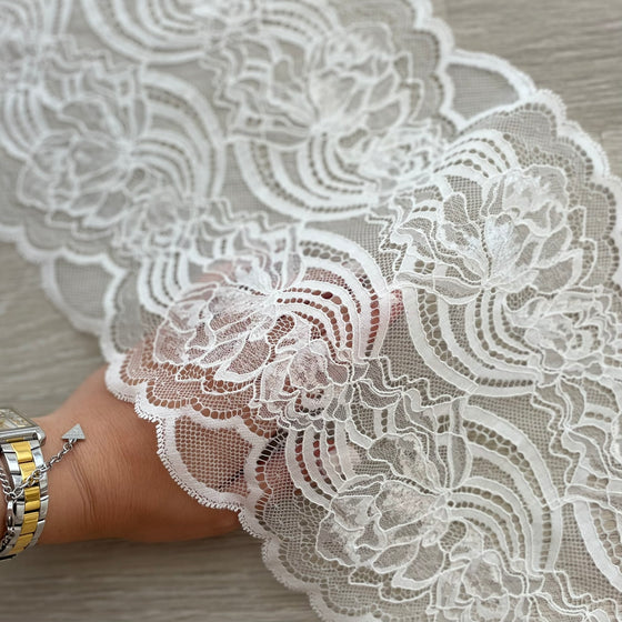 pizzo bianco, pizzo metalizzato, pizzo floreale, pizzo, pizzo sartoria, pizzo merceria, handmade, intimo su misura