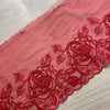 Pizzo rosso con rose metallizzate
