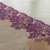 Pizzo Ricamato Viola su Tulle Nude