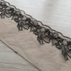 Pizzo Ricamato Fiori Neri e Perline su Tulle Nude