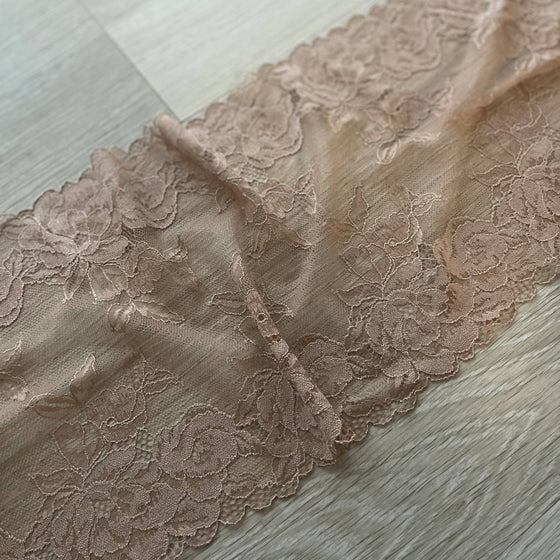 Pizzo elasticizzato floreale nocciola per creare intimo handmade